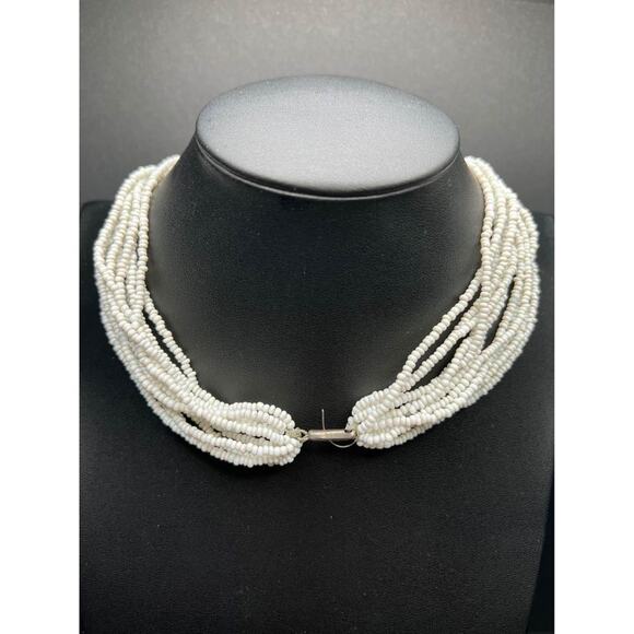 Vintage Multistring White Beaded Choker - Picture 5 of 6